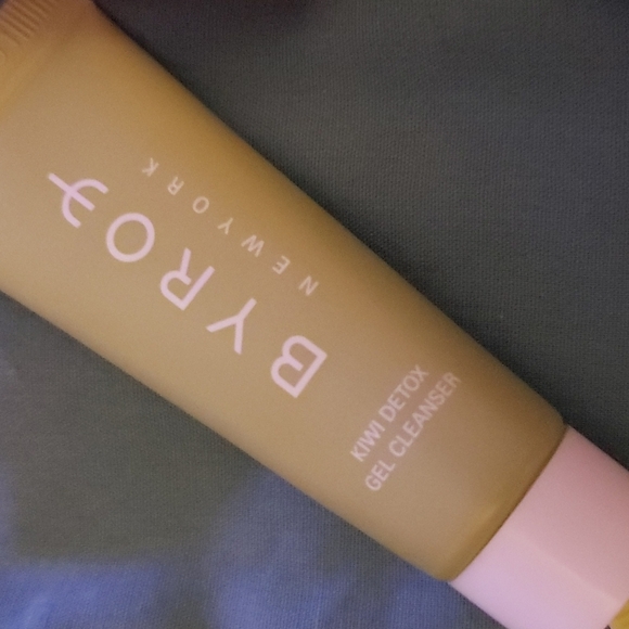 bundle of beauty items - Picture 6 of 6